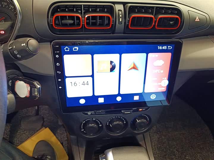 Фото 13 - Citroen C3-XR