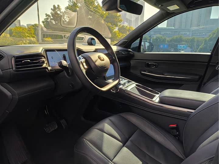 Фото 18 - Nio ES8