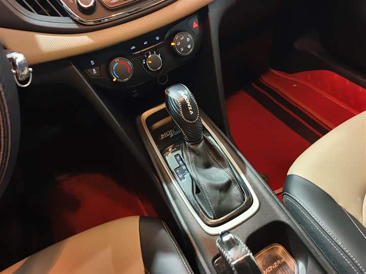 Фото 14 - Chevrolet Monza