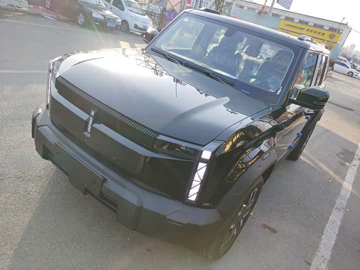 Фото 1 - Chery iCar 03