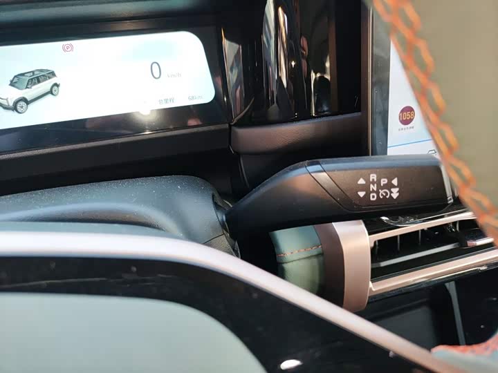 Фото 14 - Chery iCar 03