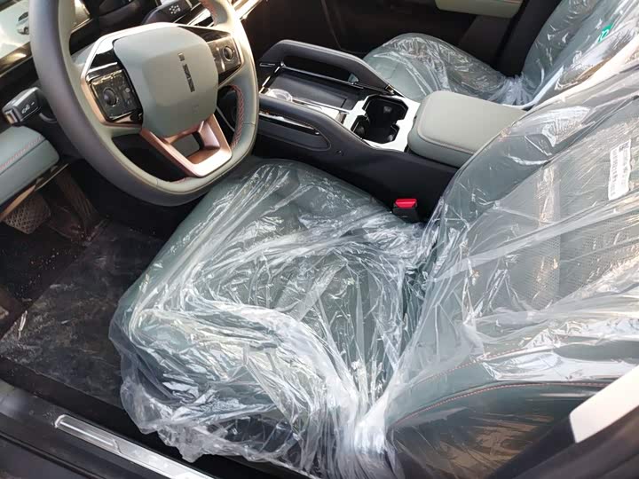 Фото 15 - Chery iCar 03