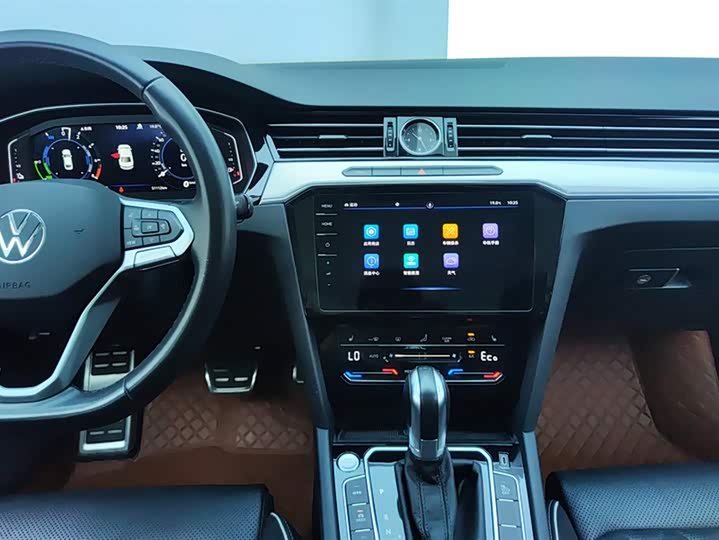 Фото 13 - Volkswagen Magotan GTE Hybrid