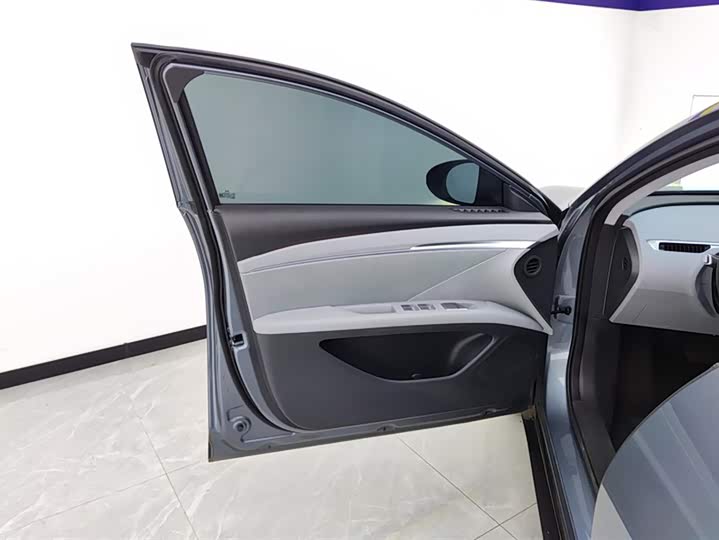 Фото 7 - XPeng Mona M03