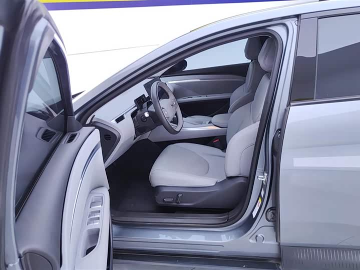 Фото 9 - XPeng Mona M03