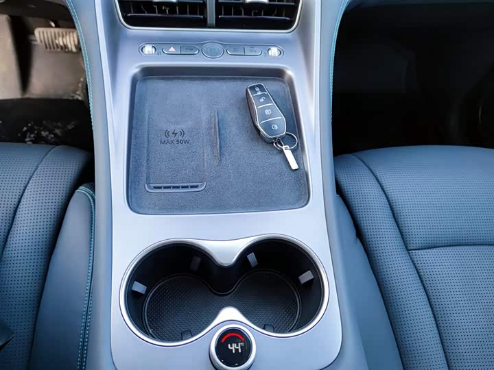 Фото 14 - BYD Sea Lion 07 DM-i Hybrid