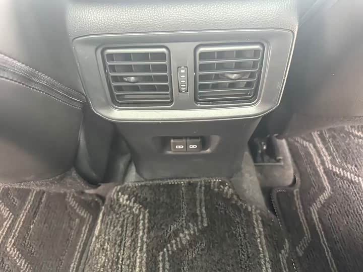 Фото 20 - Toyota RAV4