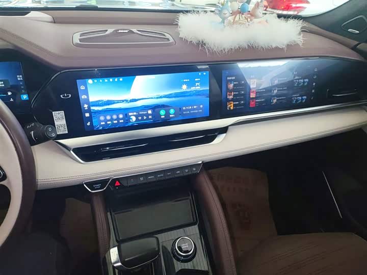 Фото 13 - Geely Monjaro