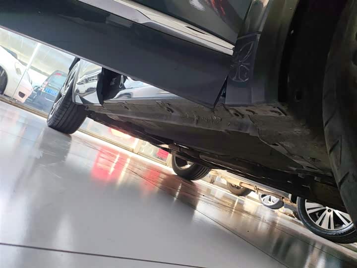 Фото 21 - Geely Monjaro