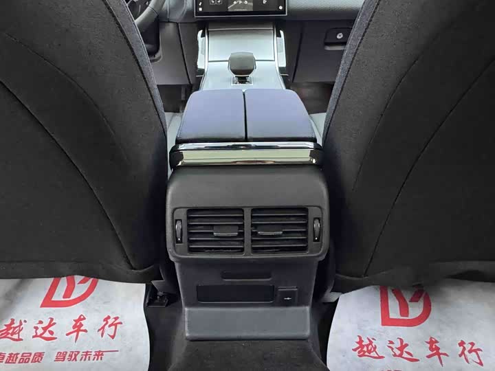 Фото 16 - Land Rover Range Rover Velar