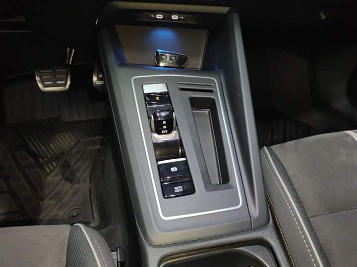 Фото 14 - Volkswagen Golf