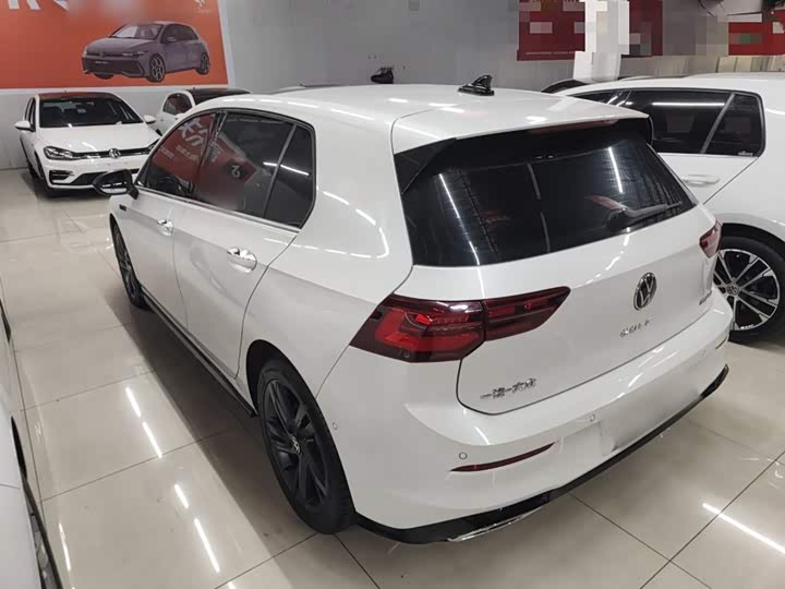 Фото 5 - Volkswagen Golf