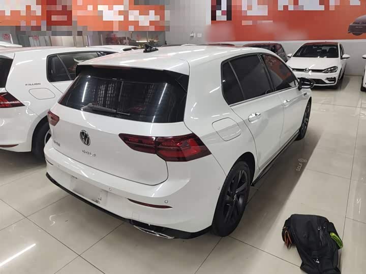 Фото 7 - Volkswagen Golf