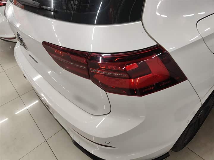 Фото 8 - Volkswagen Golf