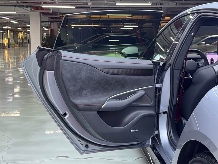 Фото 10 - Xiaomi SU7 Ultra