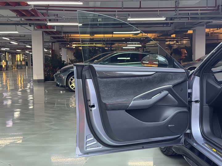 Фото 7 - Xiaomi SU7 Ultra