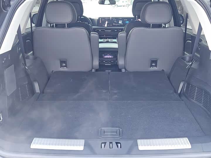 Фото 26 - Lincoln Aviator