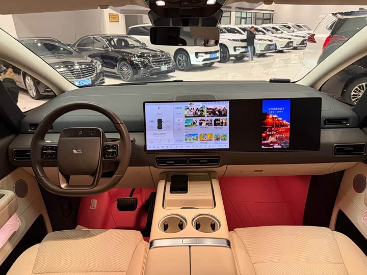 Фото 13 - LiXiang Mega