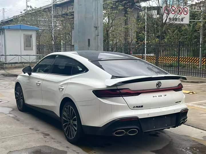 Фото 9 - MG Motor 7