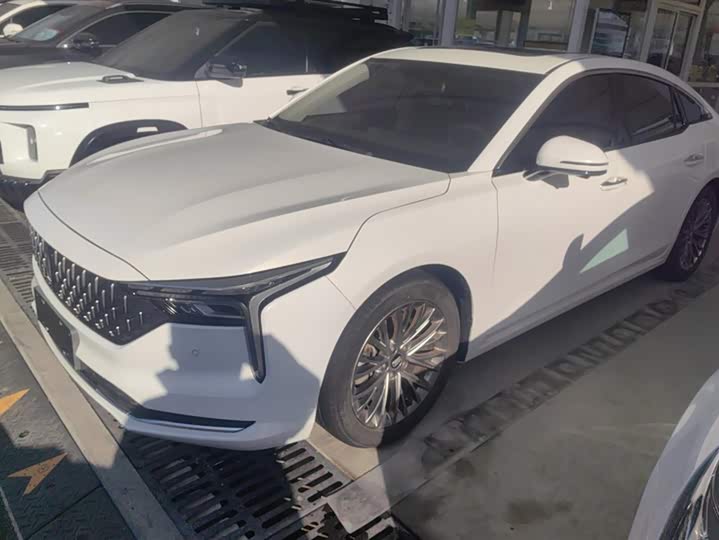 Фото 1 - Bestune B70