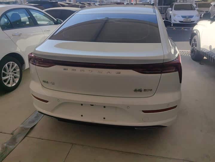 Фото 3 - Bestune B70