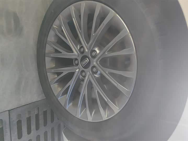 Фото 6 - Bestune B70