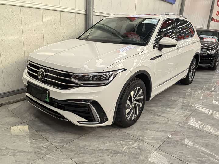 Фото 1 - Volkswagen Tiguan L Hybrid