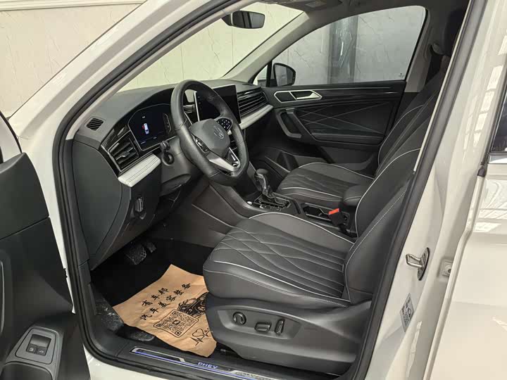 Фото 5 - Volkswagen Tiguan L Hybrid