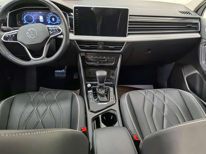 Фото 6 - Volkswagen Tiguan L Hybrid