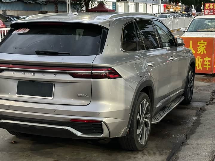 Фото 2 - Geely Monjaro