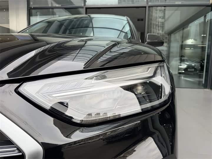 Фото 11 - Audi Q5L