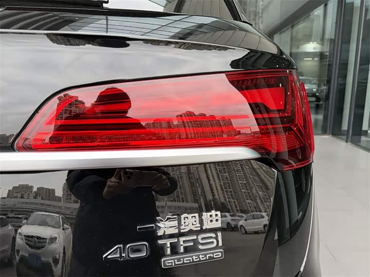 Фото 12 - Audi Q5L