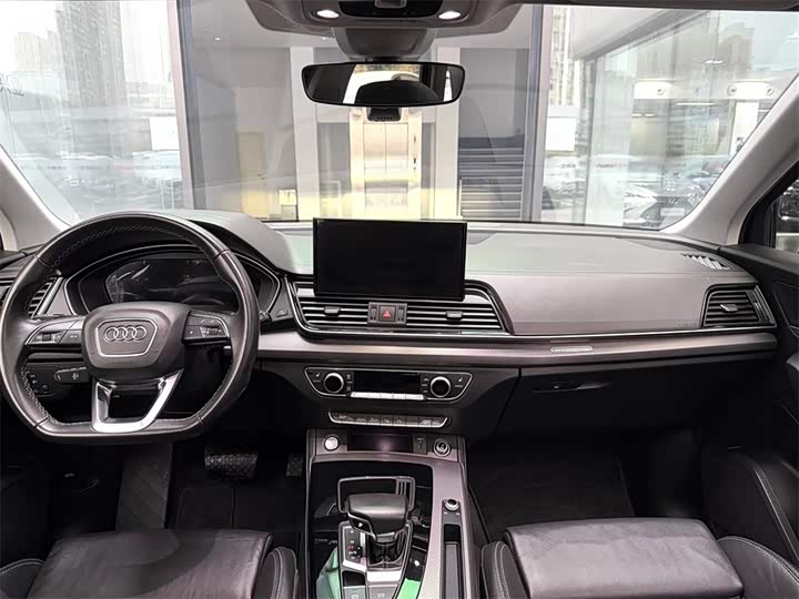 Фото 6 - Audi Q5L