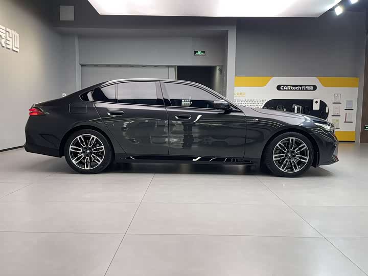 Фото 11 - BMW 5 Series