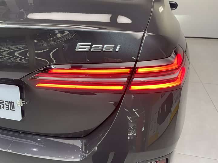 Фото 12 - BMW 5 Series