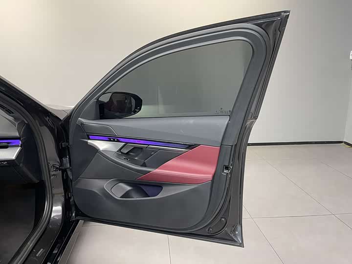 Фото 20 - BMW 5 Series