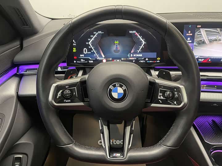 Фото 23 - BMW 5 Series