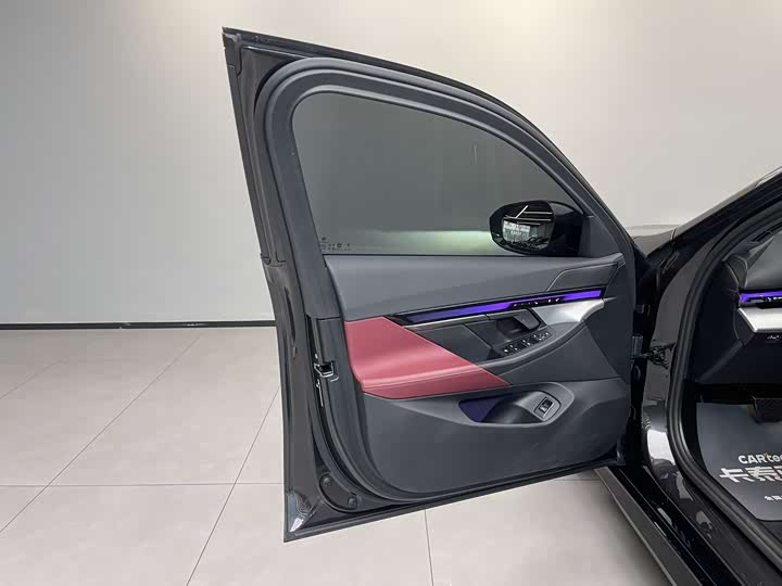 Фото 30 - BMW 5 Series