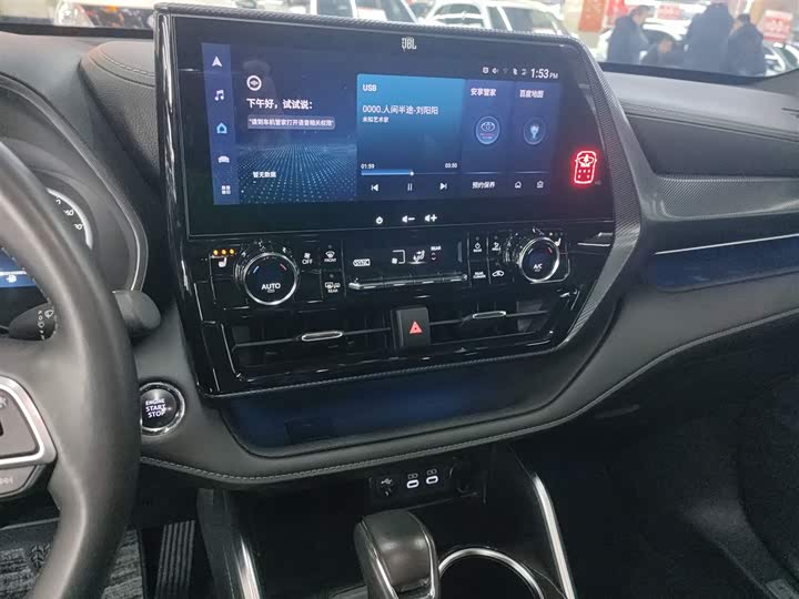 Фото 13 - Toyota Crown Kluger