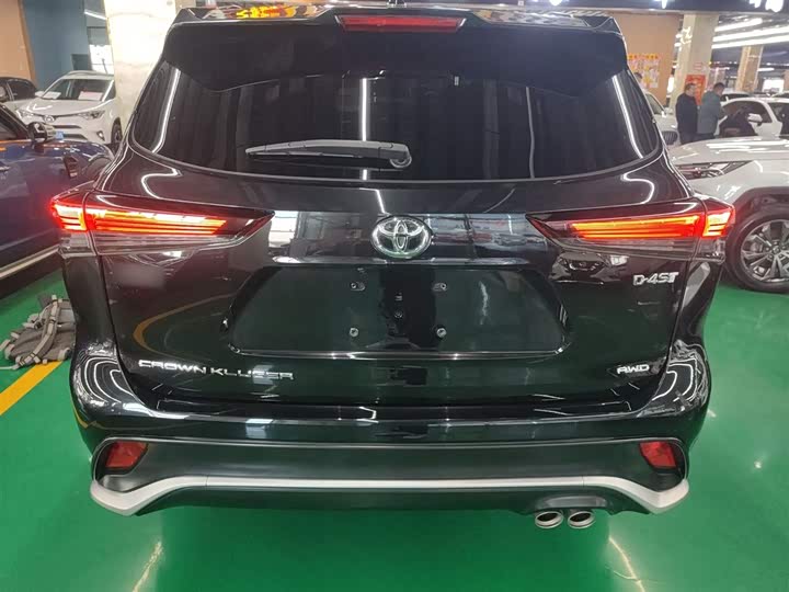 Фото 6 - Toyota Crown Kluger