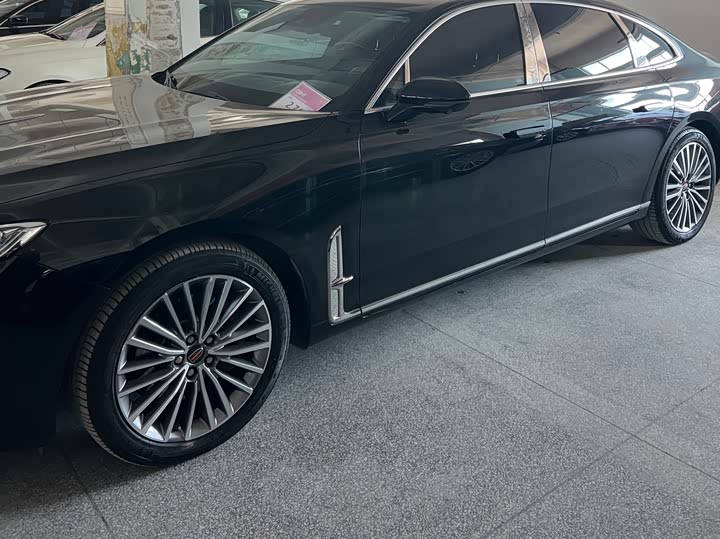 Фото 2 - Hongqi H9