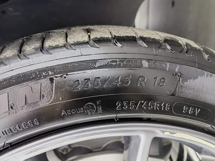 Фото 24 - Tesla Model 3