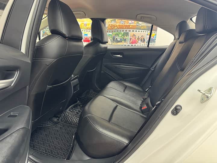 Фото 12 - Toyota Corolla