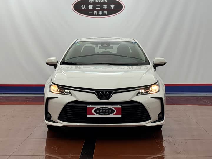 Фото 3 - Toyota Corolla