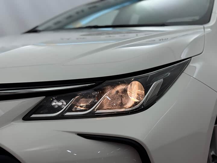 Фото 8 - Toyota Corolla