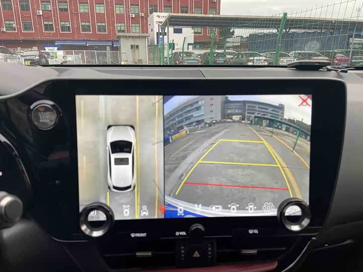 Фото 16 - Lexus NX