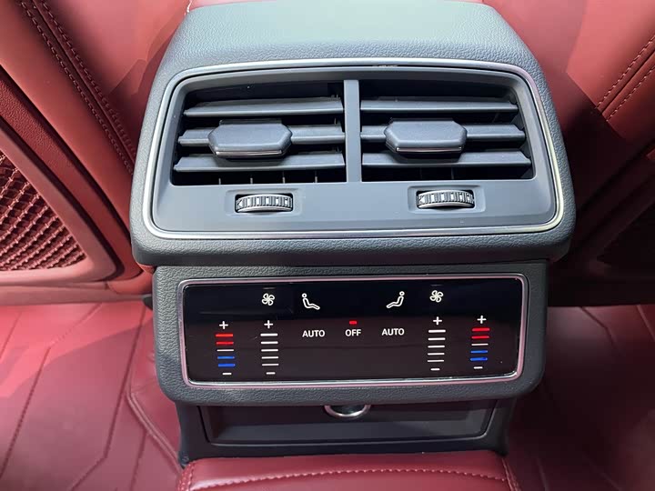 Фото 11 - Audi S7