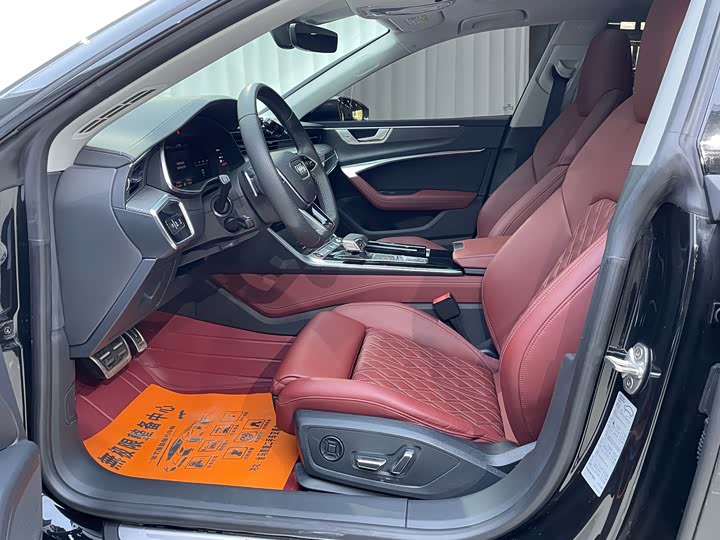 Фото 4 - Audi S7