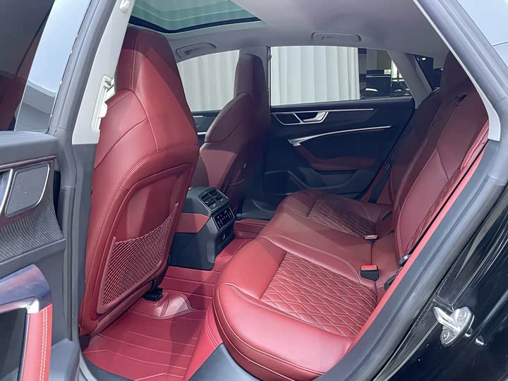 Фото 5 - Audi S7