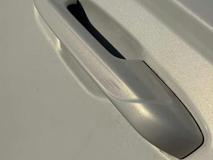 Фото 11 - Bestune T99